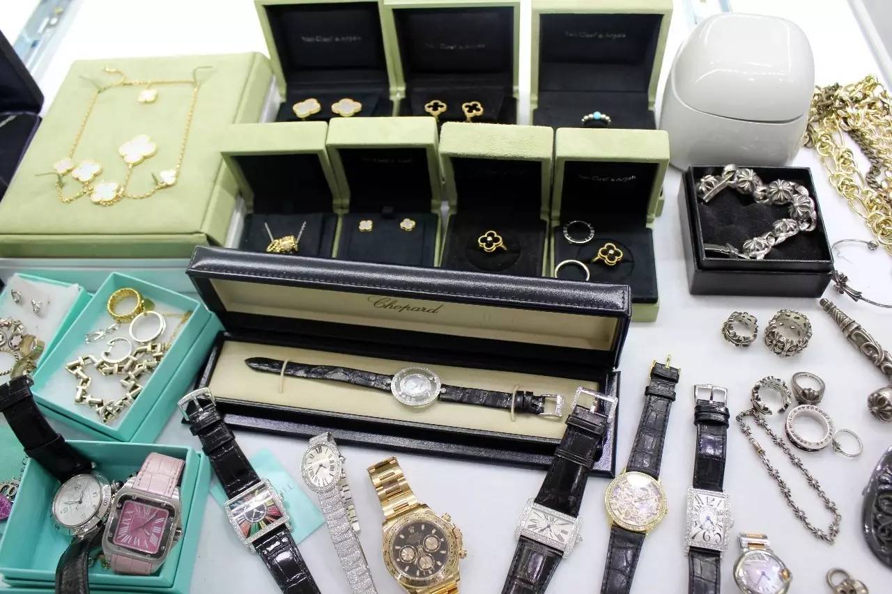 上海二手奢侈品回收实体店,上海妃鱼二手奢侈品