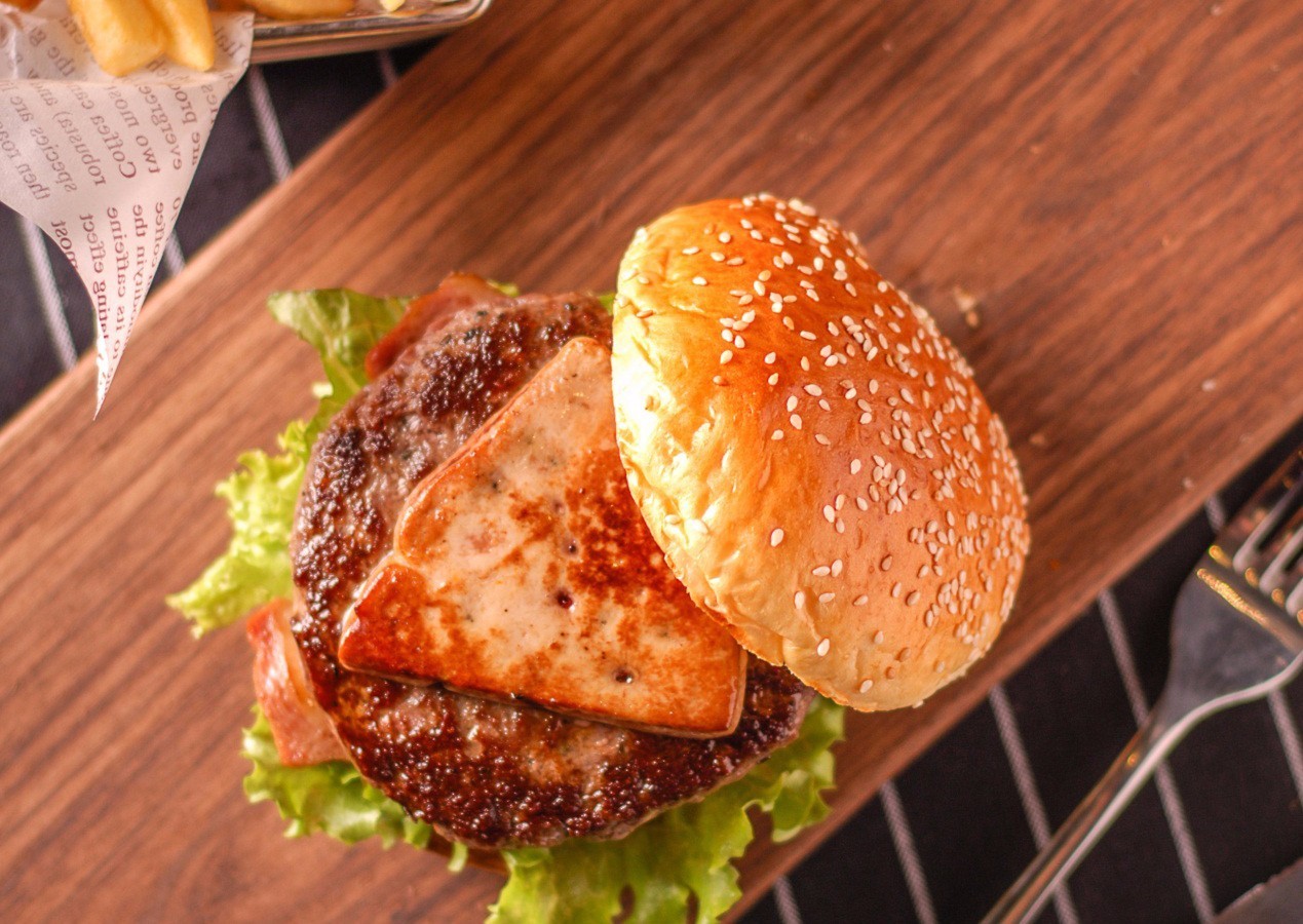 霸道总裁、米其林一星、西南第一，这家棒球餐吧到底什么来头？