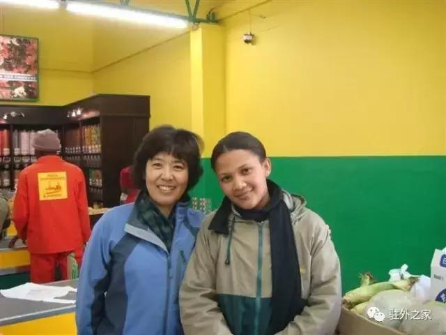 扛过枪、渡过江、下过乡的60岁“中国大妈”如何在花甲之龄闯非洲！｜