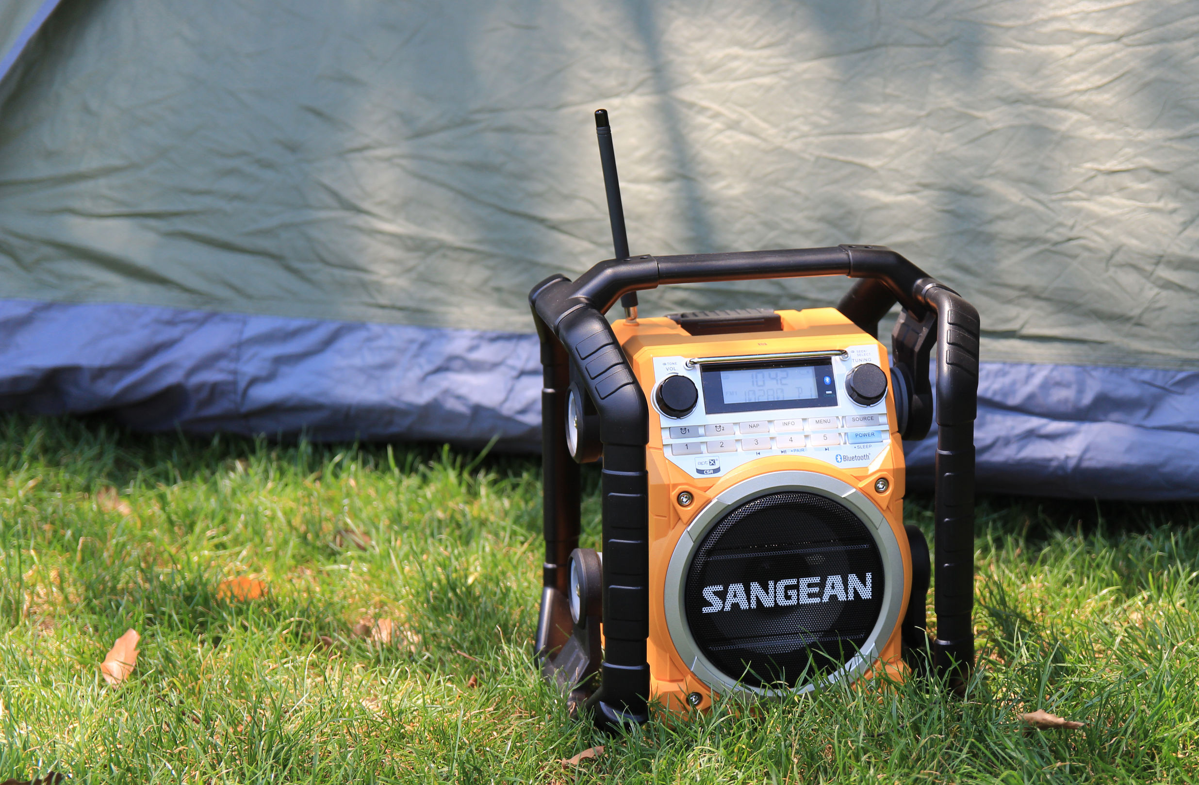 SANGEAN山进U4，被这个霸气的肌肉音响脸折服了，广场舞外放神器