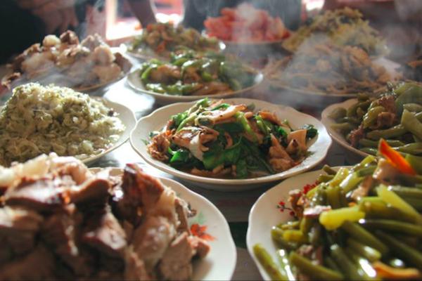 舌尖上的中国最正宗的东北杀猪菜,东北农村怀旧杀猪菜