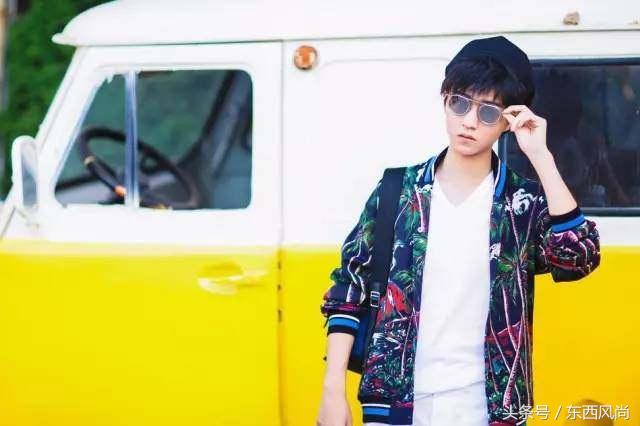 王俊凯综艺穿蓝衣服,王俊凯在综艺中的衣服