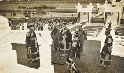 袁世凯宣布称帝，一个外人说总统误国，袁世凯知道后不怪罪还选他当了候选人