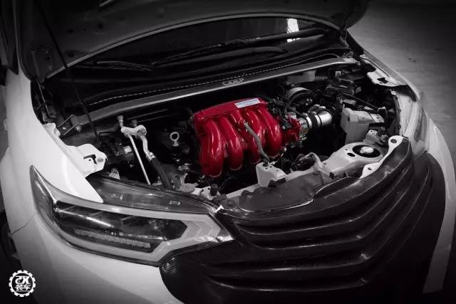 70万的进口思域太遥远，杭州车友将飞度GK5打导致Type-R外观