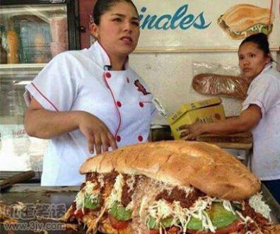 舔第二碗时，丈母娘拉我的手说：放这儿吧！等下我来洗