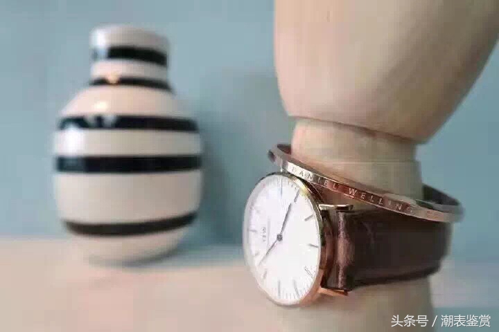 怎样鉴别dw手表真假,怎么鉴别真假dw手表