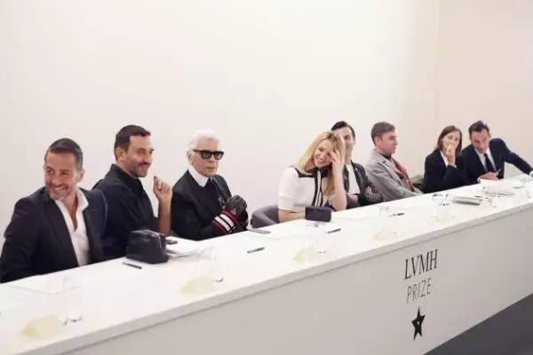 每人5分钟，32家初创公司轮流“过堂”：LVMH集团的创新大奖不好拿