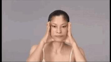 听说有法令纹的女孩子都很爱笑,爱笑的女生法令纹都不会太浅