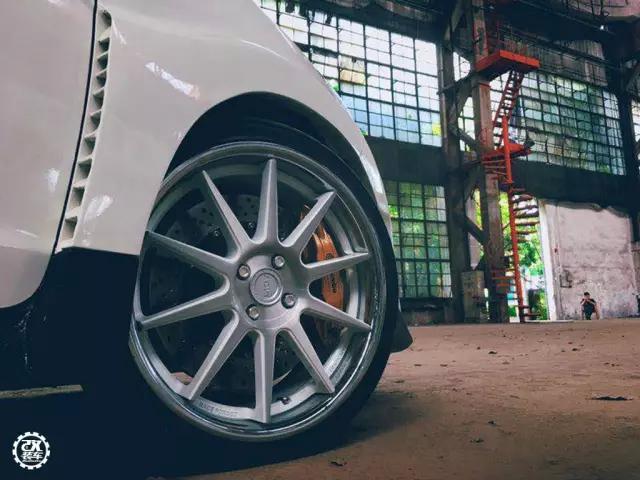 70万的进口思域太遥远，杭州车友将飞度GK5打导致Type-R外观