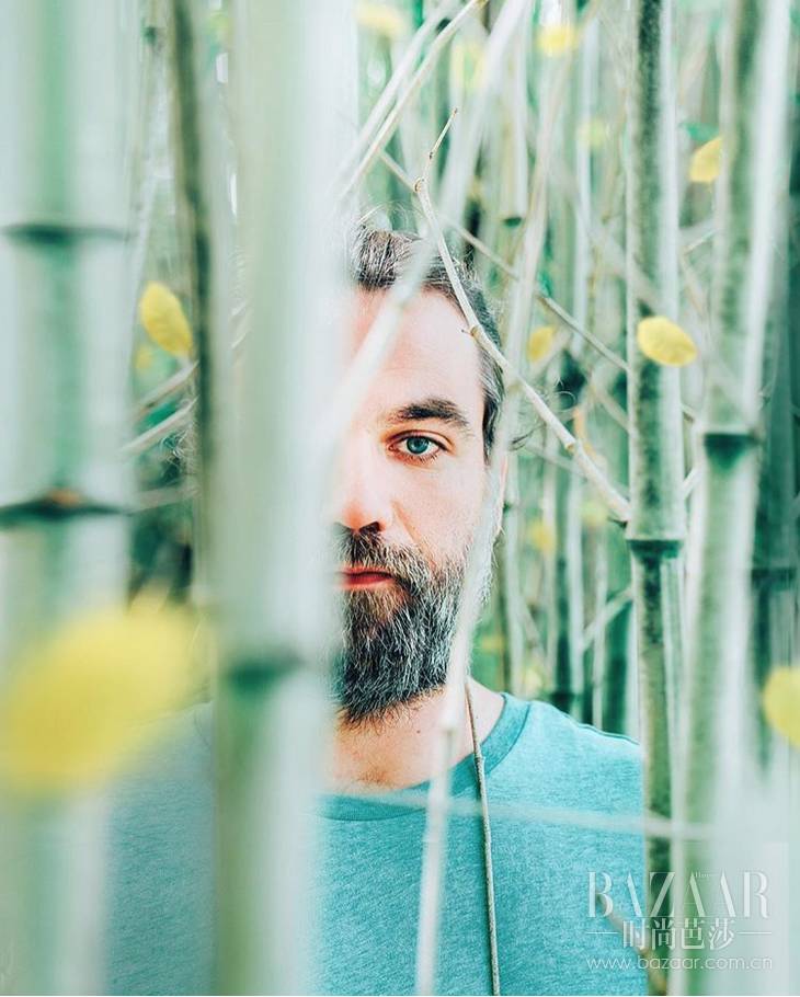 旅行照这么摆pose就很好看,出门旅游拍照姿势ins