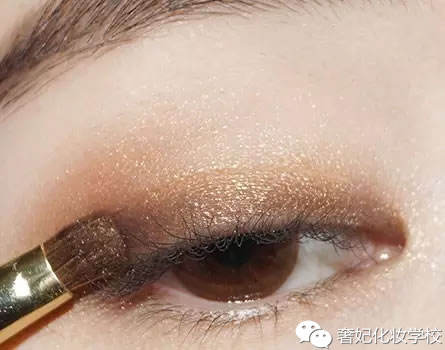 戚薇的妆容教程,戚薇湿发烟熏妆