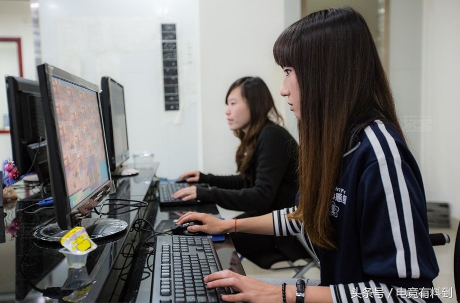 LOL代练接单4年买房买车但是身体却不在雄起