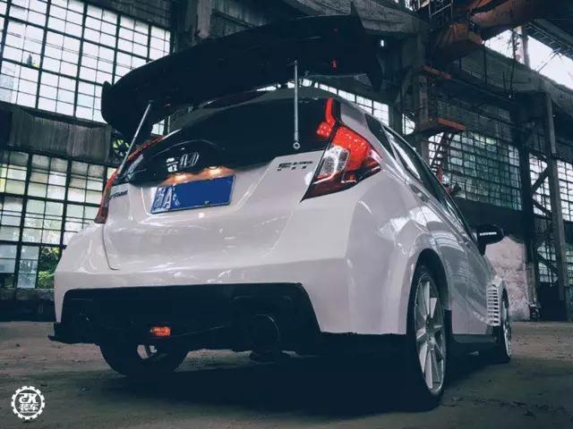 70万的进口思域太遥远，杭州车友将飞度GK5打导致Type-R外观