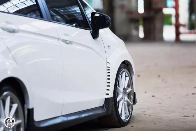 70万的进口思域太遥远，杭州车友将飞度GK5打导致Type-R外观