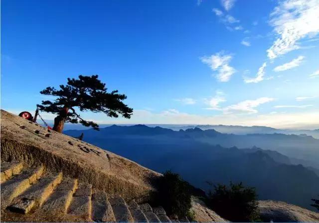 暑假爬华山需要准备什么,暑假周末登华山的人更多吗