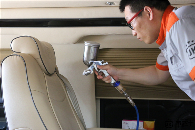 汽车真皮座椅镀膜,真皮座椅有必要镀膜吗