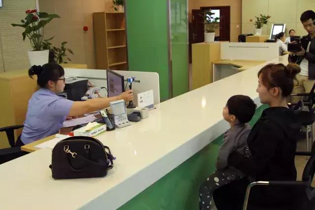 白云24小时出入境证件自助办理区,云岩区出入境办理大厅