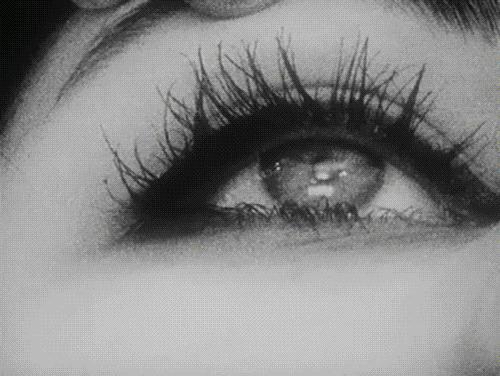 用什么方法才能使睫毛变长变浓密,睫毛怎么变长这些技巧定能帮到你