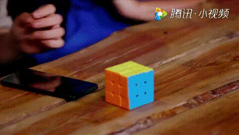 鹿晗玩魔方完整版,鹿晗还原魔方瞬间视频