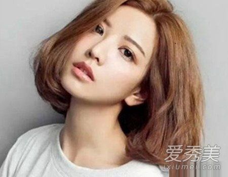 圆脸女生适合什么样的发型短发,圆脸女生适合的发型短发气质