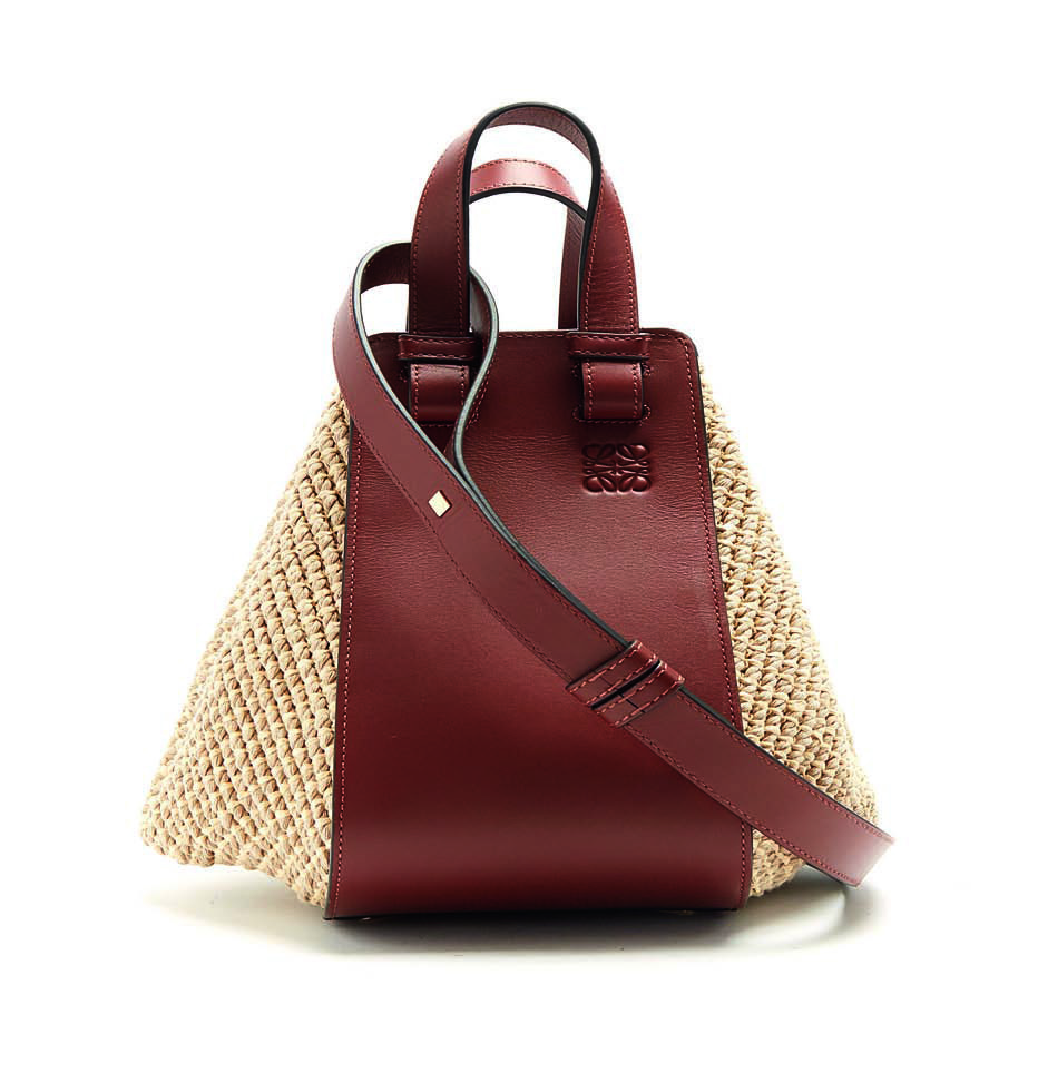 泳衣怎么穿休闲优雅秀出秀美气质,海边遮肉泳衣高级感