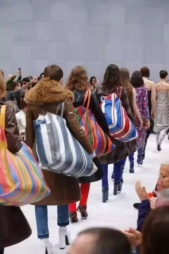 土气的塑料凉鞋,四季塑料凉鞋