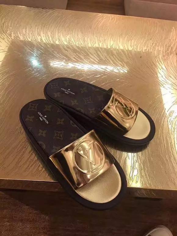 土气的塑料凉鞋,四季塑料凉鞋