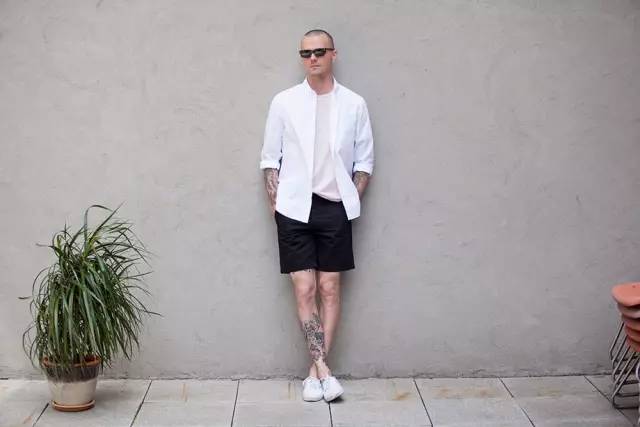 亨利衫和衬衫怎么搭配,亨利领半袖t恤穿搭