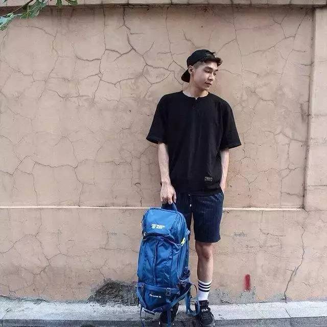 亨利衫和衬衫怎么搭配,亨利领半袖t恤穿搭