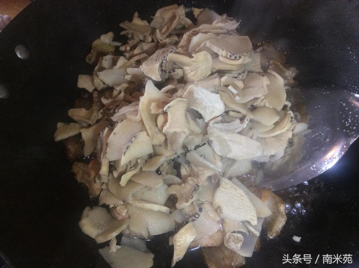 笋干经过这样处理烧肉才会好吃,浙江笋干梅干菜烧肉的家常做法