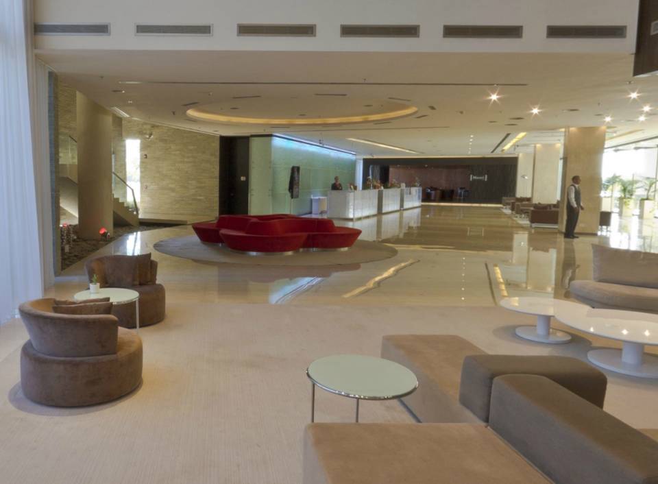 梅西在毒枭老巢旁摆婚宴，新娘还答应看来是真爱！