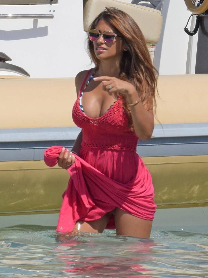 梅西在毒枭老巢旁摆婚宴，新娘还答应看来是真爱！