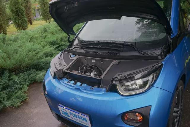 宝马i3新老款对比,宝马i3第一款现在还值得入手吗