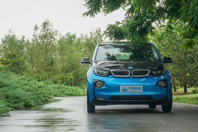 宝马i3新老款对比,宝马i3第一款现在还值得入手吗