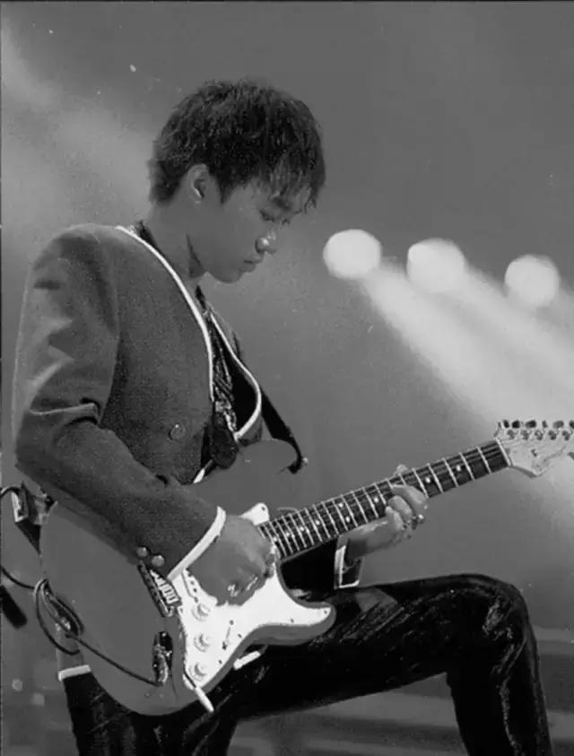 黄家驹十大经典歌曲演唱会,黄家驹28首最经典歌曲演唱会