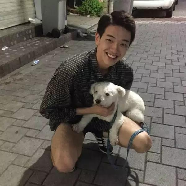 单眼皮小眼睛高鼻梁男生发型,单眼皮小眼皮男生发型