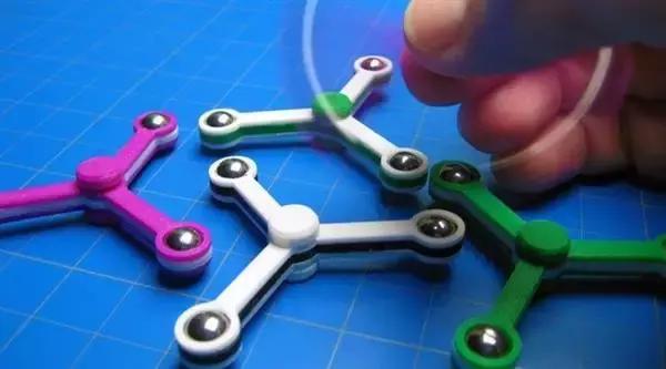 好玩的3d打印指尖陀螺,3d打印指尖陀螺蓝绿
