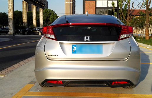 本田思域两厢的优缺点,2011款本田思域和09款思域一样吗