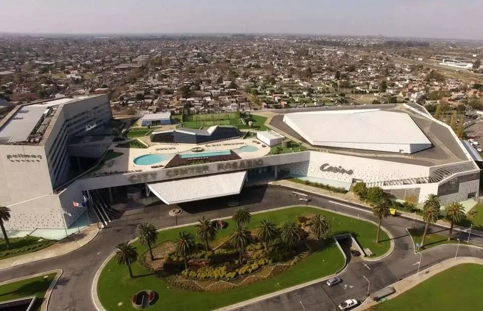 梅西在毒枭老巢旁摆婚宴，新娘还答应看来是真爱！