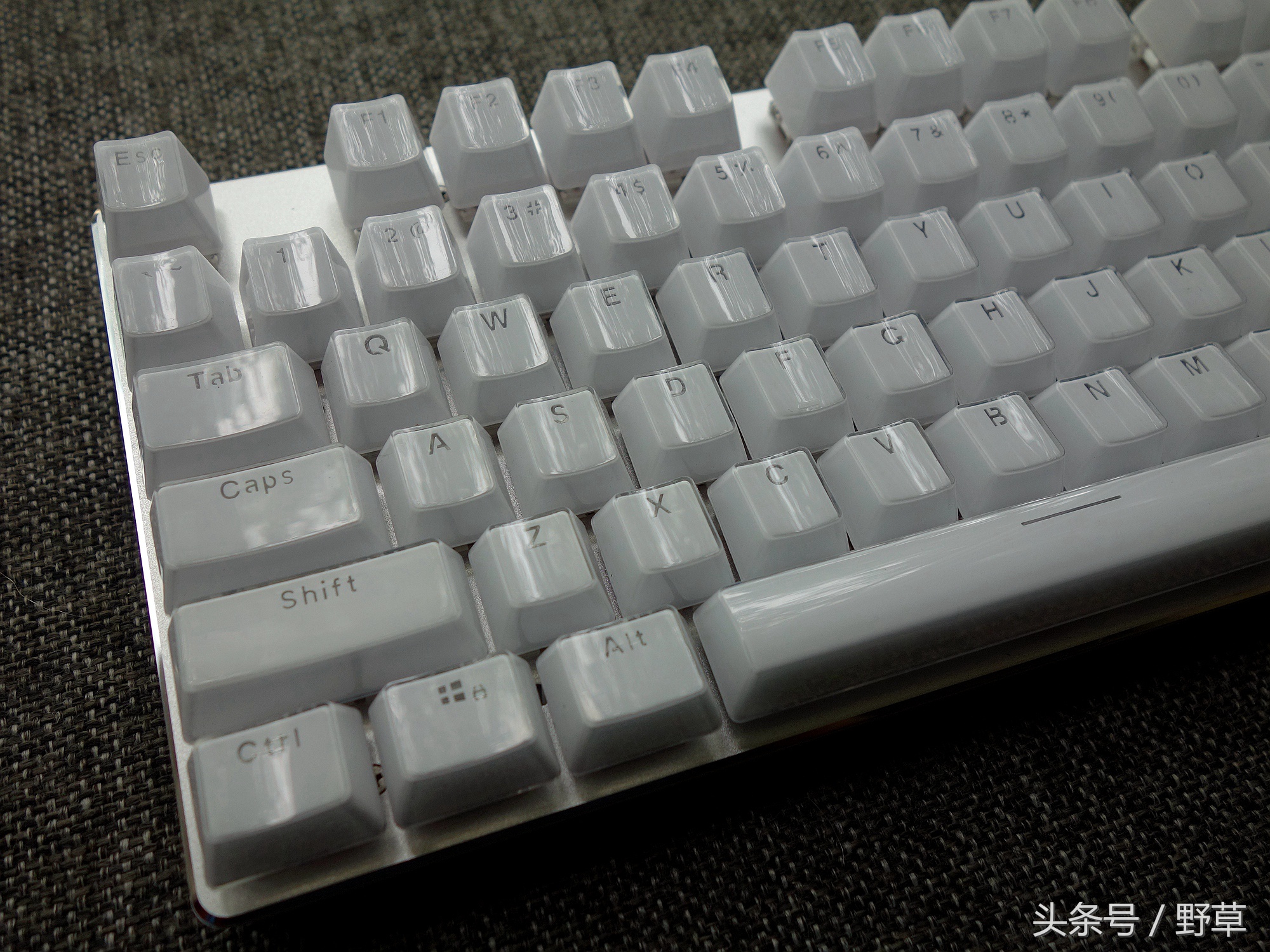 雷柏v500srgb机械键盘,雷柏v500合金版键盘黑轴测评