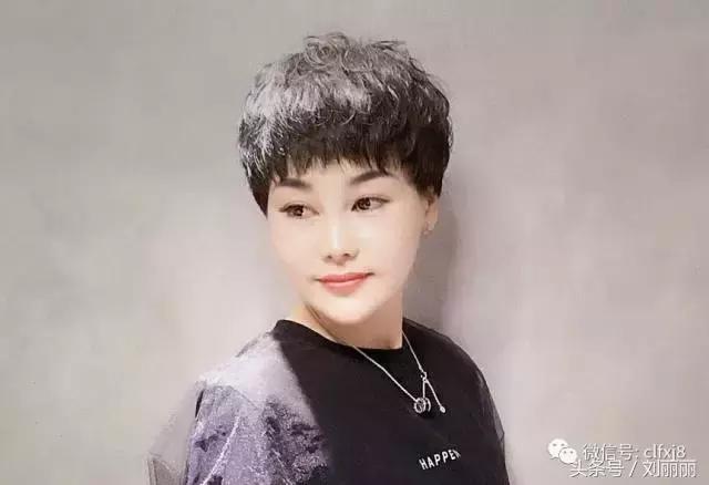 今年流行的发型中发,今年流行新式发型