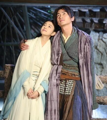 谢娜凭借实力进入决赛张杰助阵，明星恩爱夫妻你最喜欢哪对？