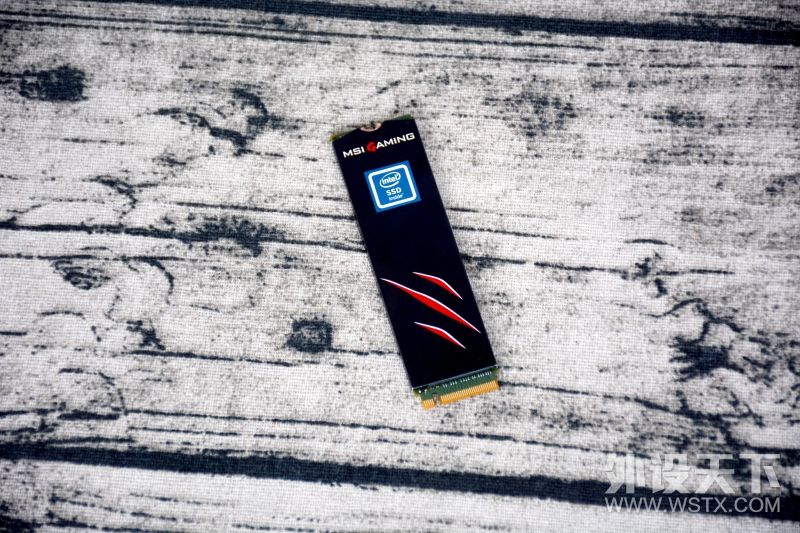 这才是游戏手机该有什么样的样子,微星宙斯盾钛3主机