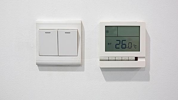 风管机定频空调和变频空调的区别,变频风管机和普通空调哪个好