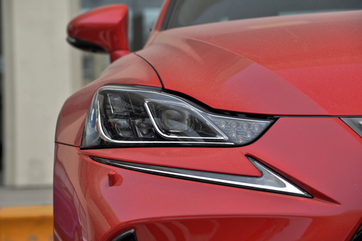 雷克萨斯is300fsport和普通版区别,雷克萨斯is300fsport深度评测