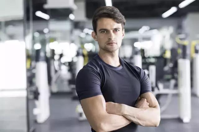 公司里这14种肢体语言错误一定要避免，否则你怎么死的都不知道！