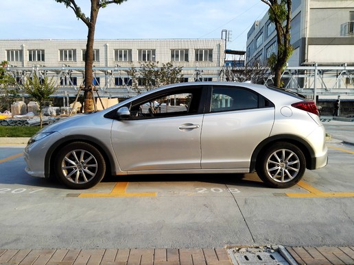 本田思域两厢的优缺点,2011款本田思域和09款思域一样吗