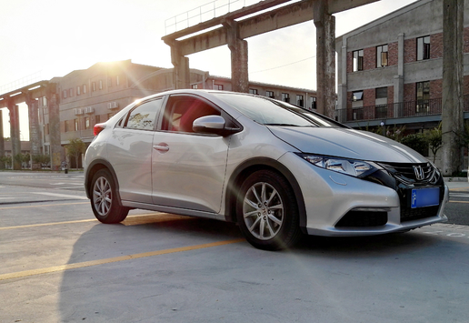 本田思域两厢的优缺点,2011款本田思域和09款思域一样吗