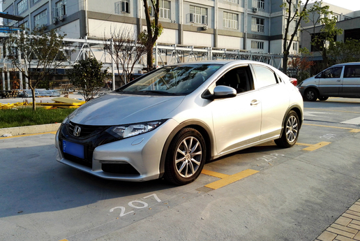 本田思域两厢的优缺点,2011款本田思域和09款思域一样吗