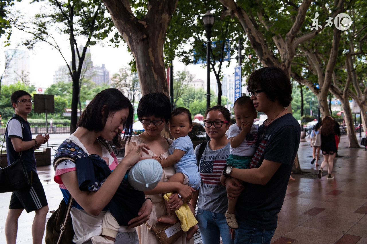 产后吃牛初乳影响喂奶吗,月子里宝宝能喝牛初乳吗